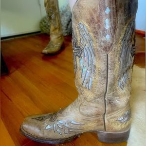 Corral Boots, size 9.5 (fit like a 9), worn but still in great condition!